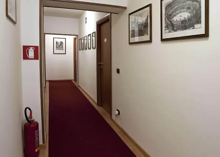 فندق مبيت وإفطار Domus Appia 154 4*